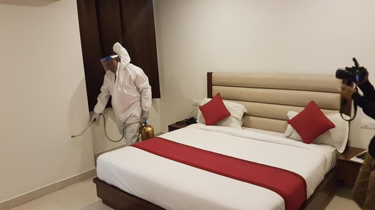 Hotel Aakash Residency Дехрадун Екстериор снимка