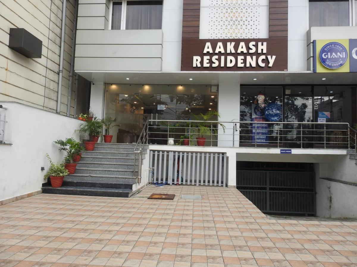 Hotel Aakash Residency Дехрадун Екстериор снимка